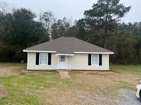 126 Courtyard Ln in Lucedale, MS - Building Photo