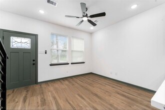 7987 Chateau St in Houston, TX - Building Photo - Building Photo