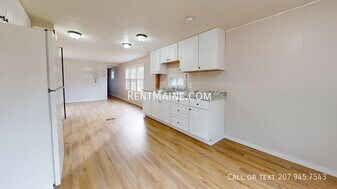 8 Park Rd in Greenbush, ME - Building Photo