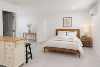 670X SW 28th Terrace in Miami, FL - Building Photo - Building Photo