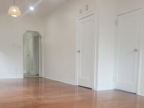 151 W 33rd St in Bayonne, NJ - Foto de edificio - Building Photo