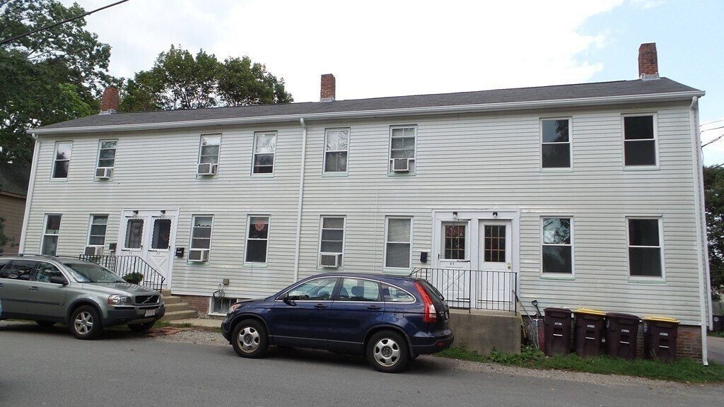 21 Common St in Weymouth, MA - Building Photo