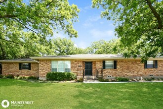 412 S Elm St in Royse City, TX - Building Photo - Building Photo