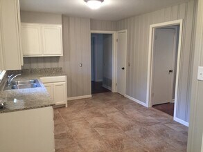 1711 W College St in Sherman, TX - Building Photo - Building Photo
