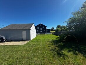 29447 Kelly Rd in Roseville, MI - Foto de edificio - Building Photo