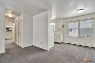 3934 W 30th Ave in Anchorage, AK - Building Photo