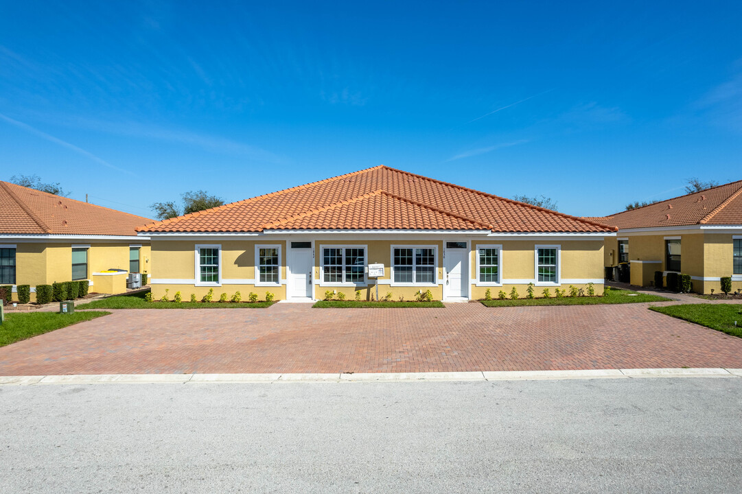 1575 Cumin Dr in Poinciana, FL - Building Photo