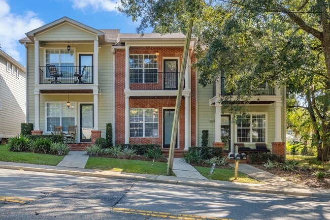 1209 N Duval St in Tallahassee, FL - Building Photo - Building Photo