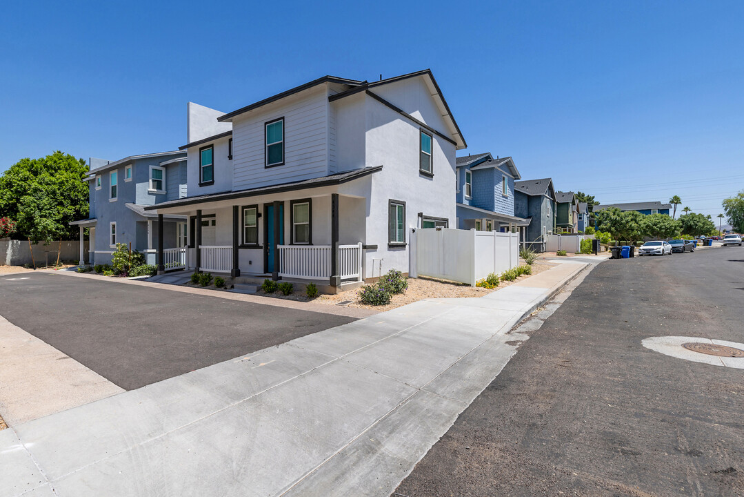 Encanto Cactus Park in Phoenix, AZ - Building Photo