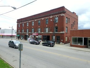 4904-4916 Main Ave in Ashtabula, OH - Building Photo - Building Photo