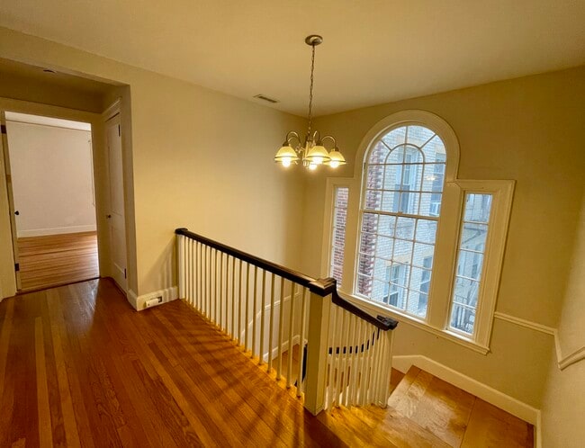 1860 Commonwealth Ave in Boston, MA - Building Photo - Building Photo