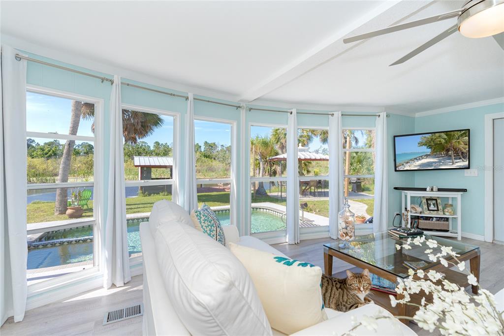8243 Pinetree Ln in Englewood, FL - Building Photo