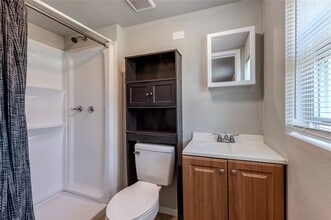 2801 Virginia St in Baytown, TX - Building Photo - Building Photo