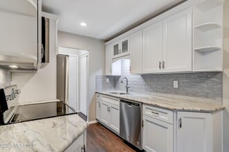97 Arrowood Rd in Englishtown, NJ - Building Photo - Building Photo