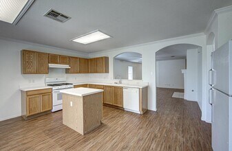 207 Brentwood Dr in Leander, TX - Building Photo - Building Photo