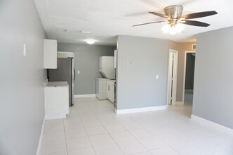 1456 W 29th St in West Palm Beach, FL - Building Photo - Building Photo