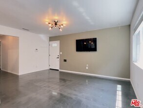3261 E 2nd St in Los Angeles, CA - Building Photo - Building Photo