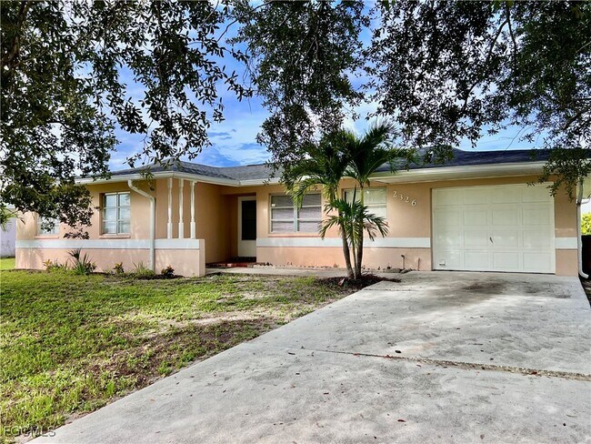 2326 SE 8th Ave in Cape Coral, FL - Building Photo - Building Photo