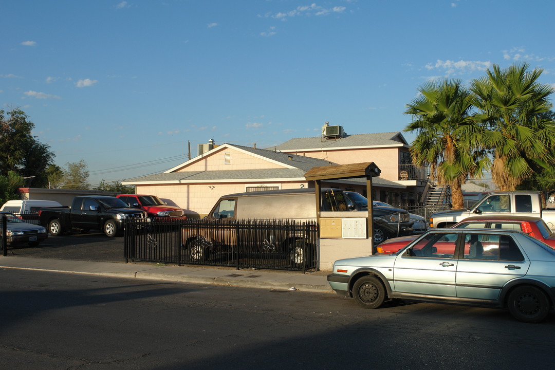 2301 Crawford St in North Las Vegas, NV - Building Photo