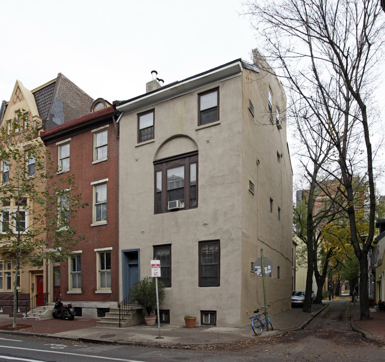 923 Spruce St in Philadelphia, PA - Building Photo