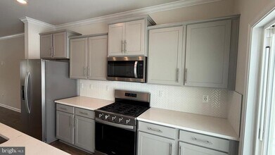 5042 Silver Oak Dr in Rosedale, MD - Building Photo - Building Photo