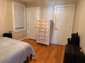 178 Dorchester St, Unit 2 in Boston, MA - Foto de edificio - Building Photo
