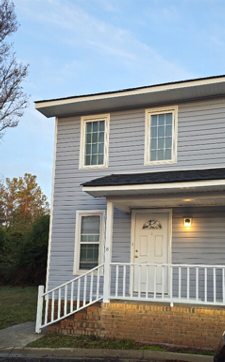 20 Londonderry Square in Cayce, SC - Building Photo