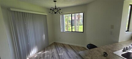 22 Oxford Ln in Palm Coast, FL - Building Photo - Building Photo