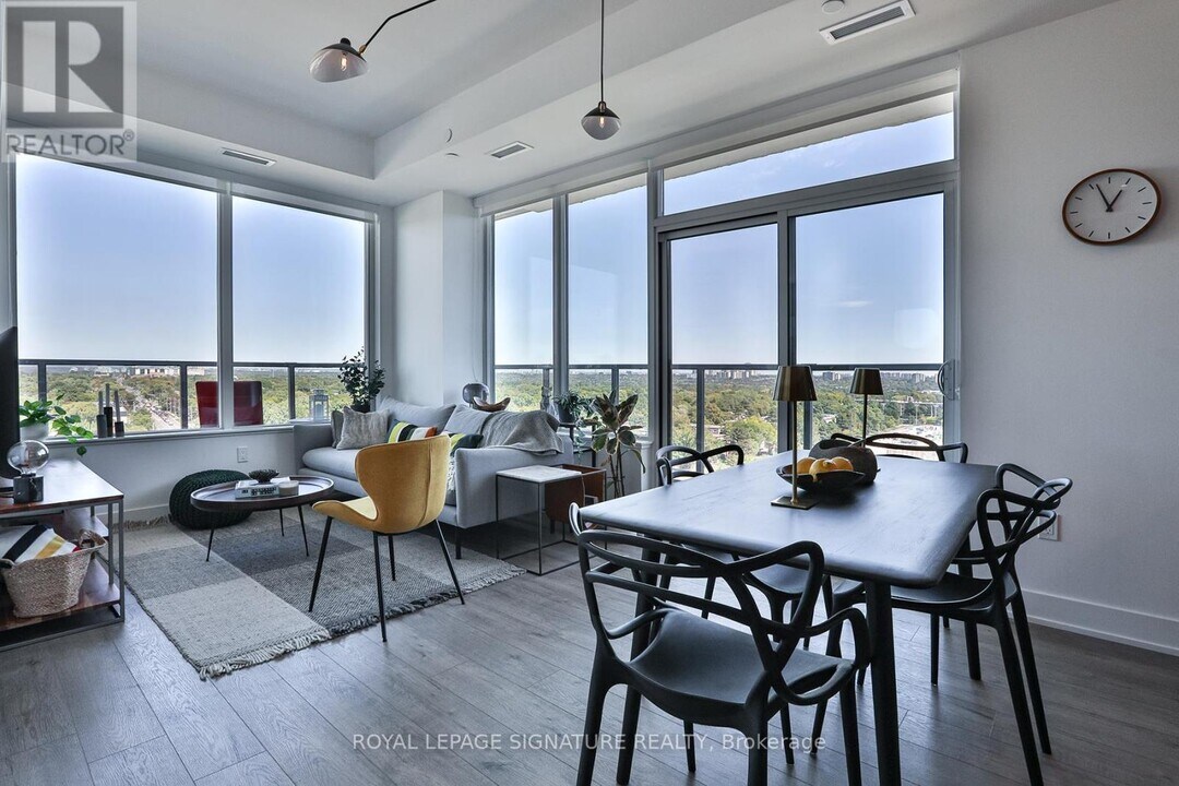 2 Teagarden Ct in Toronto, ON - Building Photo