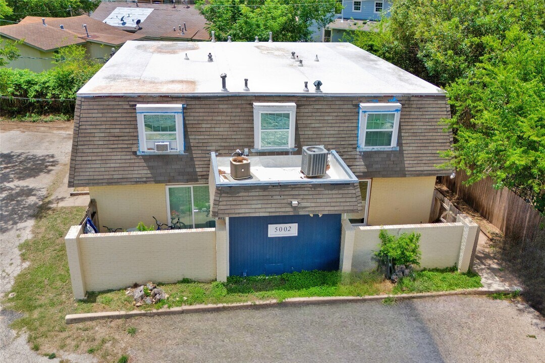 5002 Blue Spruce Cir in Austin, TX - Building Photo