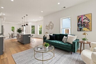 101 Glenwood Rd, Unit 101 in Somerville, MA - Foto de edificio - Building Photo