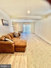 19917 Knollcross Dr in Germantown, MD - Building Photo - Building Photo