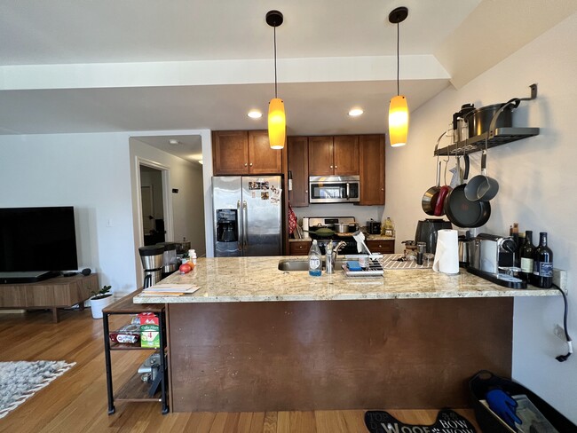 1470 W Carmen Ave, Unit 101 in Chicago, IL - Foto de edificio - Building Photo
