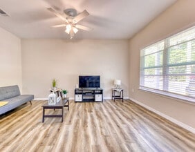 2705 N 11th St in Ocean Springs, MS - Building Photo - Building Photo