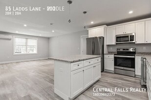 35 Ladds Ln in Epping, NH - Building Photo