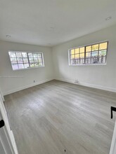 2101 N 15th Ave in Hollywood, FL - Foto de edificio - Building Photo