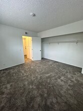 2695 N Canal St in Orange, CA - Foto de edificio - Building Photo