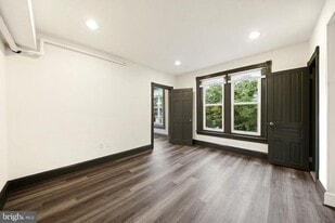 119 S Broad St in Kennett Square, PA - Building Photo