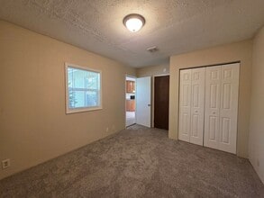300 Federal Ln in Eugene, OR - Building Photo - Building Photo