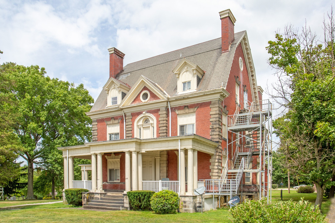 345 E Wheeling St in Washington, PA - Foto de edificio