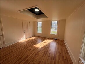 291 W 2nd St in Oswego, NY - Building Photo - Building Photo