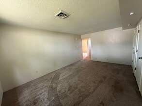 240 Margaret Dr in Gering, NE - Building Photo - Building Photo