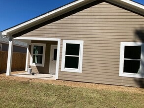 5270 Montejo Dr in Tallahassee, FL - Building Photo - Building Photo