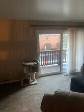 232 Woodbridge Dr in Pittsburgh, PA - Building Photo - Building Photo