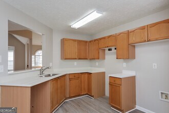 3595 Boulder Cir in Ellenwood, GA - Building Photo - Building Photo