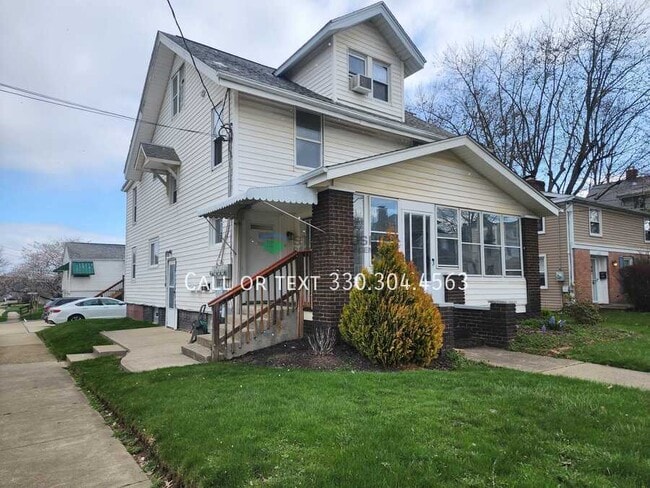 535 W Maple St in Canton, OH - Building Photo - Building Photo