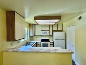 11275 Avenida De Los Lobos in San Diego, CA - Building Photo - Building Photo