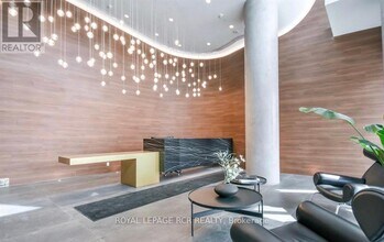 39 Mary St in Barrie, ON - Building Photo - Building Photo