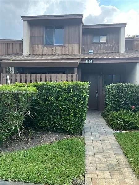 1556 N 15th Terrace in Hollywood, FL - Building Photo