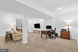 5502 Arrowfield Terrace in Haymarket, VA - Building Photo - Building Photo